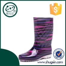 Mujeres Género arco iris estilo europeo PVC suela jalea Material botas de lluvia B-818